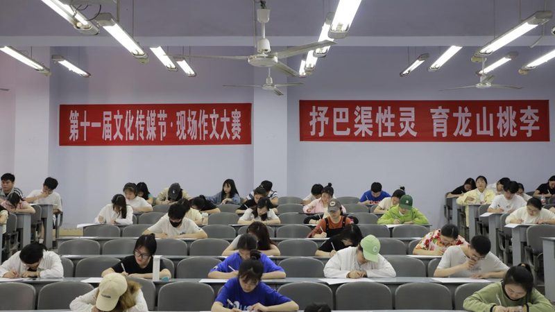 成都纪录片拍摄手法揭秘：如何捕捉城市脉搏